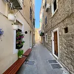 Apartment Papalina Center *